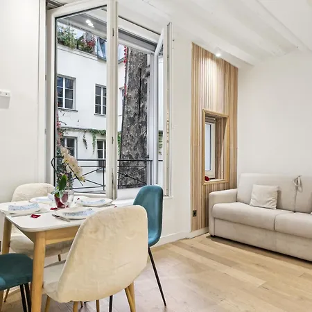 Lavie Maison : Ac & Center Of *