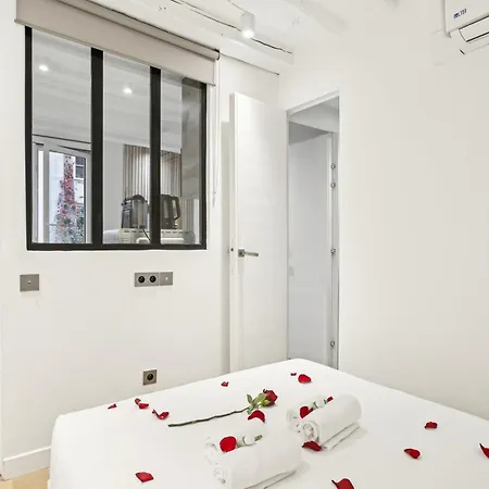 Lavie Maison : Ac & Center Of * باريس