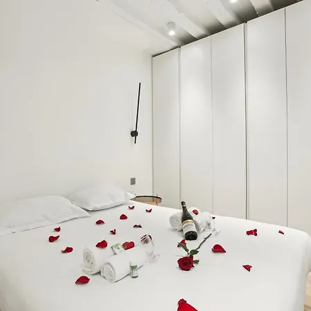 Lavie Maison : Ac & Center Of