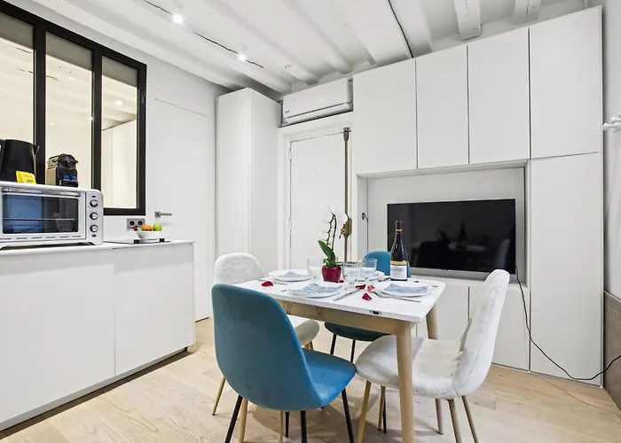 Lavie Maison : Ac & Center Of * Paris