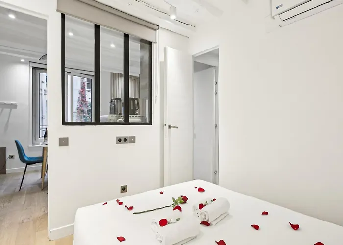 Lavie Maison : Ac & Center Of * Paris